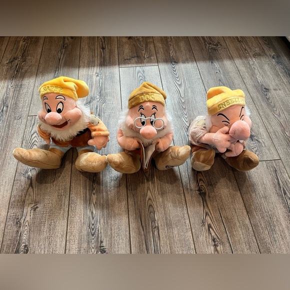 NWT Disney Store Exclusive Doc,Sneezy &Happy Snow White & the 7 Dwarfs 15" Plush - Picture 1 of 10